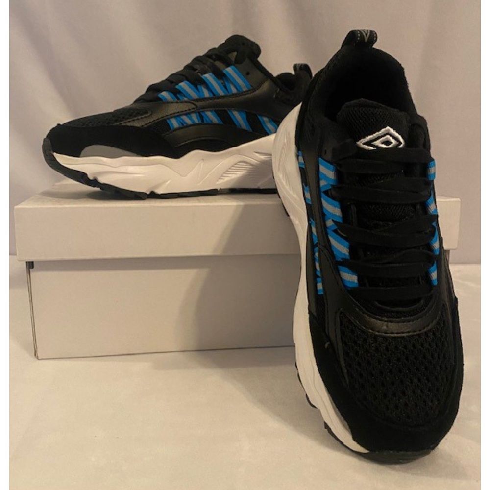 NIB UMBRO NEPTUNE US Size 6Y UK 5.5 Black with Blue Double Diamond